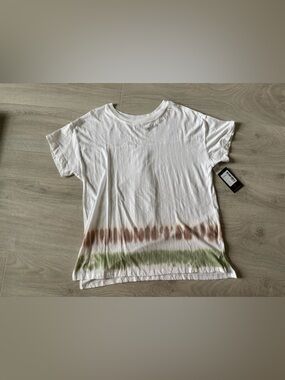 NWT Peloton tee